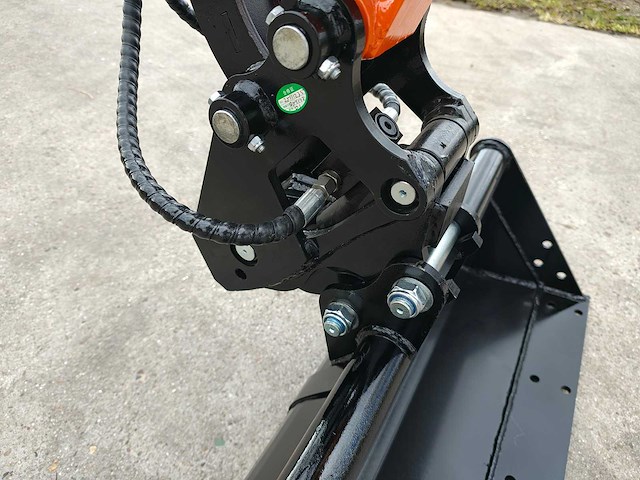 Cougar - 2026 - xt-18u - minigraafmachine (kubota) - afbeelding 13 van  30