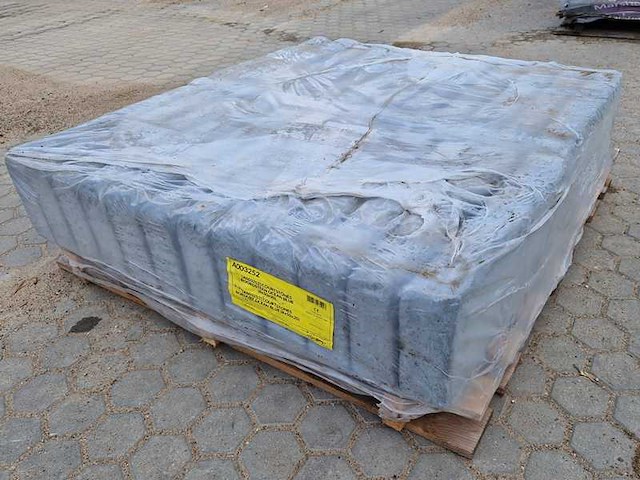 Courtstone boordstenen van beton (ca. 52 stuks) - afbeelding 3 van  3