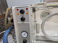 Couveuse met divers medisch apparatuur, transport-inkubator 5400 - afbeelding 6 van  14
