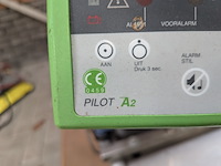 Couveuse met divers medisch apparatuur, transport-inkubator 5400 - afbeelding 9 van  14