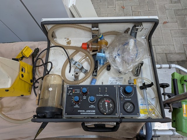 Couveuse met divers medisch apparatuur, transport-inkubator 5400 - afbeelding 14 van  14