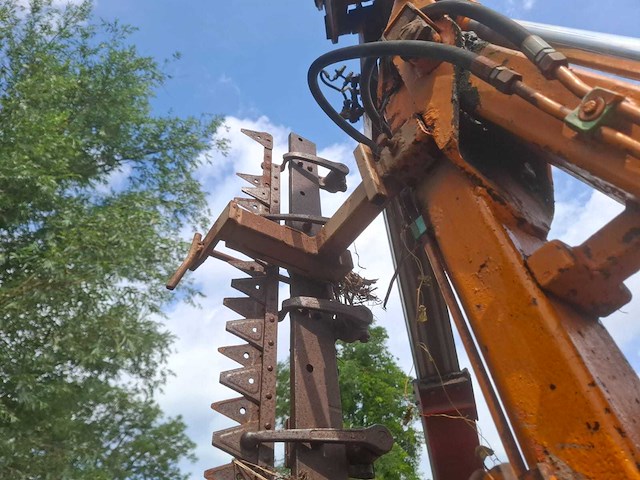 Cover - hydraulische maaiarm met klepelmaaikop - afbeelding 5 van  7