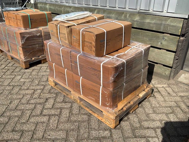 Cover hekwerkkleed brandvertragend wit (200x) - afbeelding 2 van  3