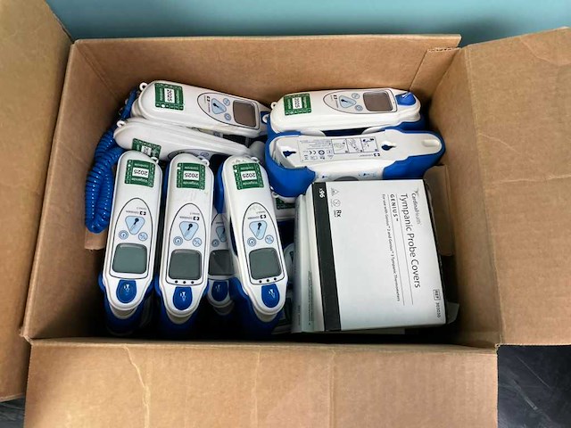 Covidien - genius 2 - trompaanthermometer en basis - afbeelding 4 van  5