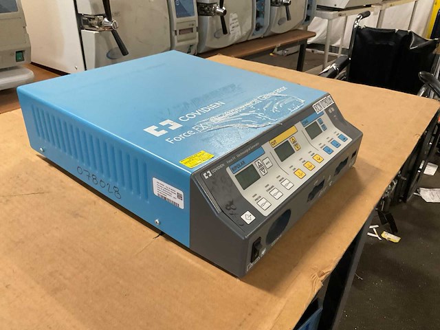 Covidien force fx electrosurgical generator - afbeelding 1 van  6