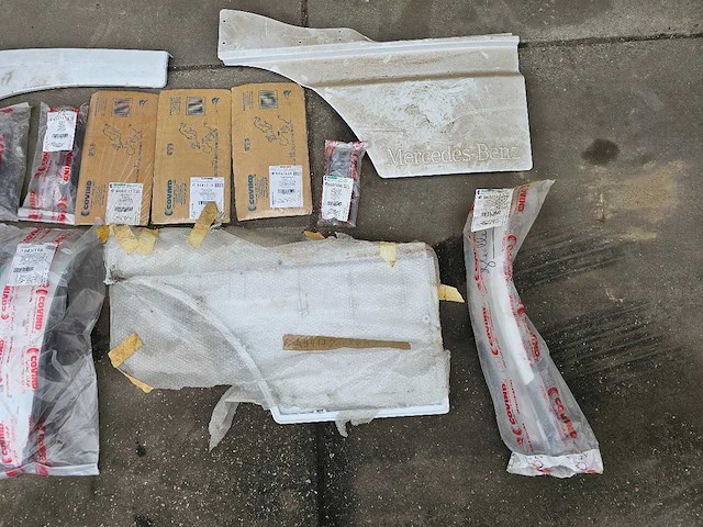Covind - mercedes body parts - diverse onderdelen - afbeelding 1 van  3