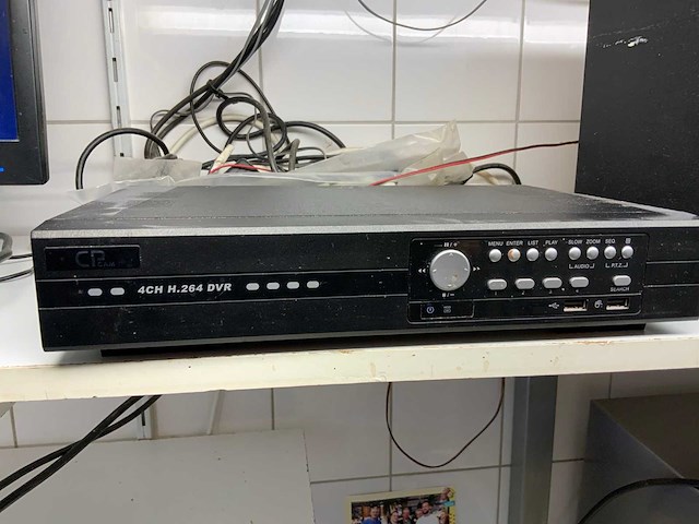 Cp cam 4ch h.264 dvr beveiligingscamera recorder met camera en beeldscherm - afbeelding 3 van  5
