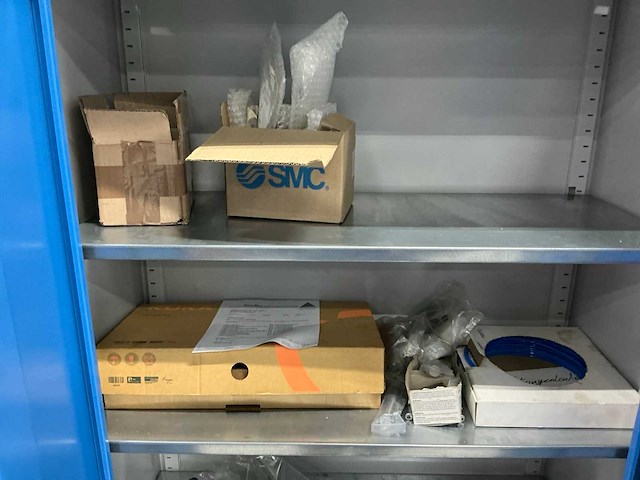 Cp materiaalkast met inhoud - afbeelding 3 van  4