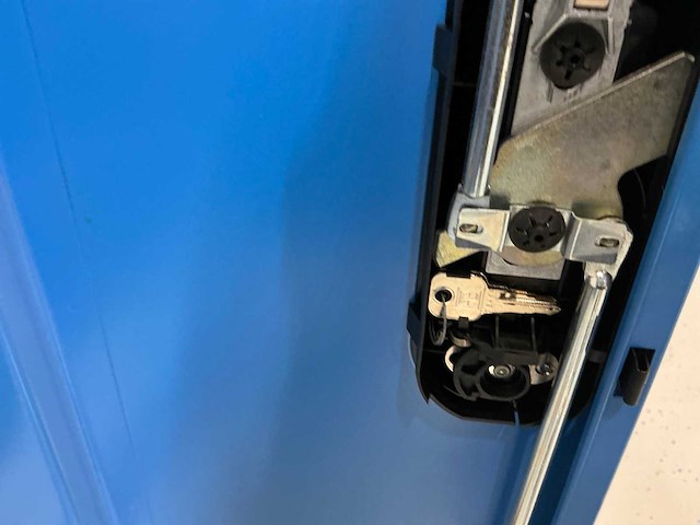 Cp materiaalkast met inhoud - afbeelding 4 van  4