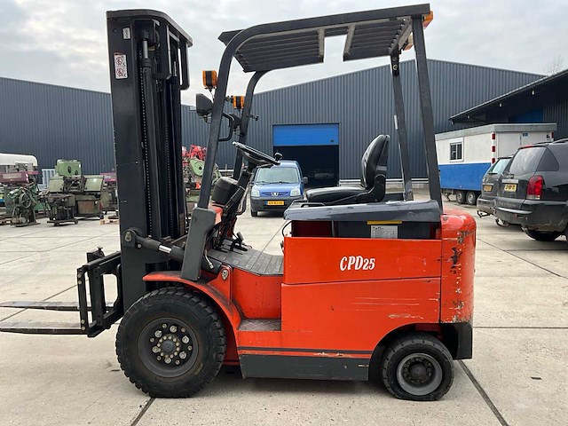 Cpd25 vorkheftruck - afbeelding 28 van  31