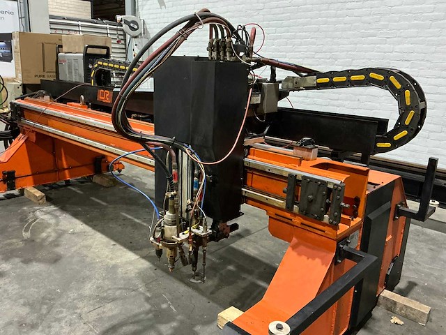 Cr-electronic - 2000 - oxy-4000x2000 - plasmasnijmachine - afbeelding 16 van  20