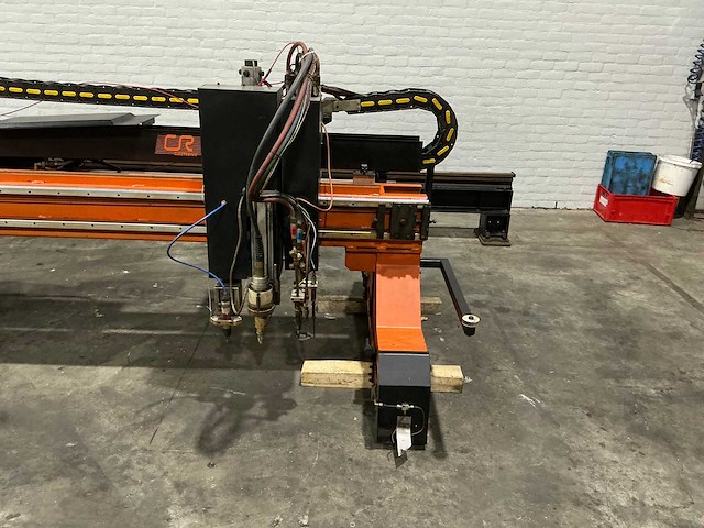 Cr-electronic - 2000 - oxy-4000x2000 - plasmasnijmachine - afbeelding 18 van  20