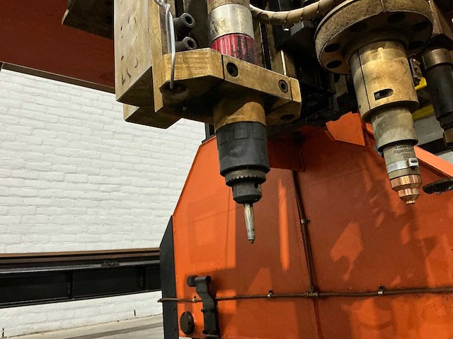 Cr-electronic - 2000 - oxy-4000x2000 - plasmasnijmachine - afbeelding 20 van  20