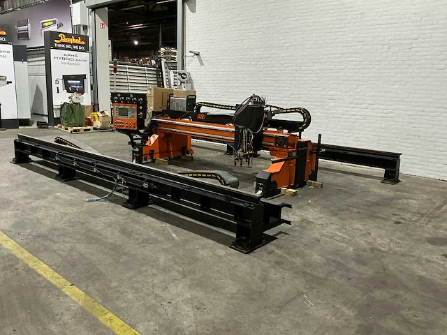 Cr-electronic - 2000 - oxy-4000x2000 - plasmasnijmachine - afbeelding 1 van  21