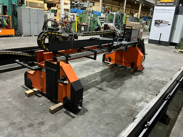 Cr-electronic - 2000 - oxy-4000x2000 - plasmasnijmachine - afbeelding 12 van  21
