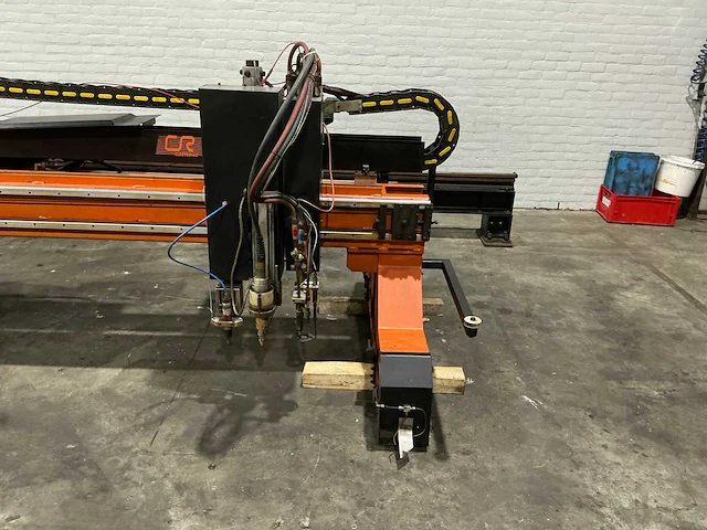 Cr-electronic - 2000 - oxy-4000x2000 - plasmasnijmachine - afbeelding 17 van  21