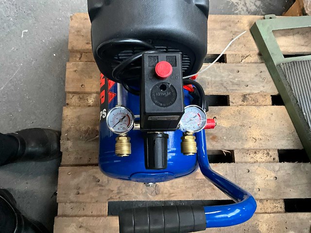 Cramp luchtcompressor - afbeelding 7 van  8