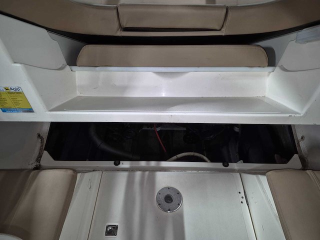 Cranchi corallo - 840 - speedboot met freewheel trailer en buitenboordmotor 2x 5.0 l v8 205 pk - afbeelding 4 van  21