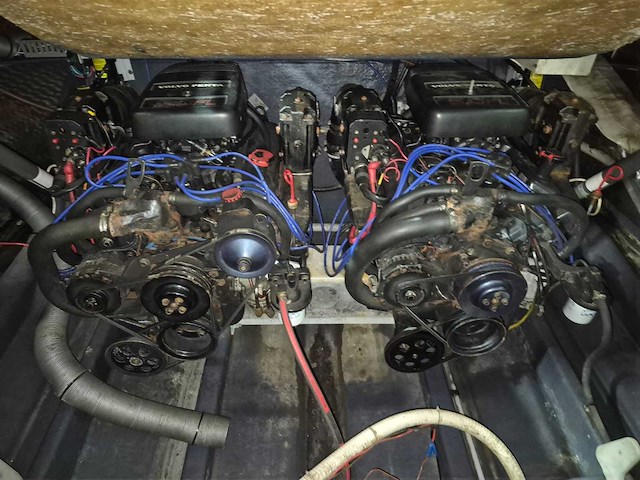 Cranchi corallo - 840 - speedboot met freewheel trailer en buitenboordmotor 2x 5.0 l v8 205 pk - afbeelding 8 van  21