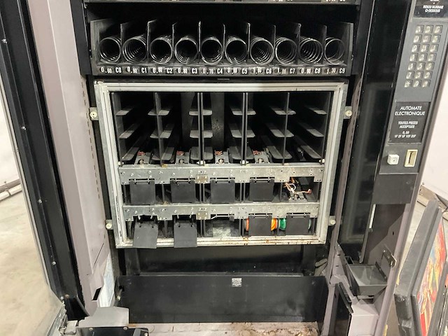 Crane - snoep en drankautomaat - afbeelding 2 van  14