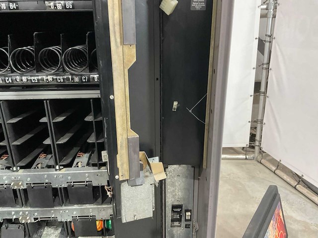 Crane - snoep en drankautomaat - afbeelding 5 van  14