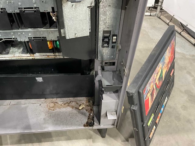 Crane - snoep en drankautomaat - afbeelding 6 van  14