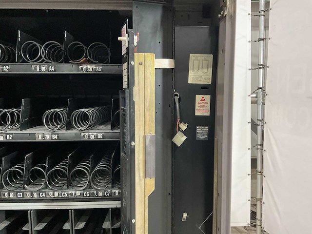 Crane snoep en drankautomaat - afbeelding 4 van  14