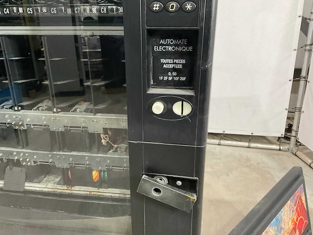 Crane snoep en drankautomaat - afbeelding 11 van  14