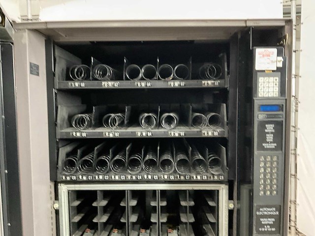 Crane snoep en drankautomaat - afbeelding 14 van  14