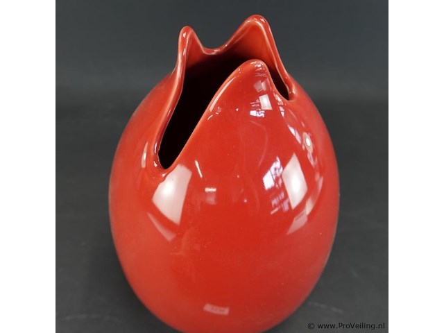 Crate & barrel lucy cherry red vaas?. - afbeelding 3 van  5