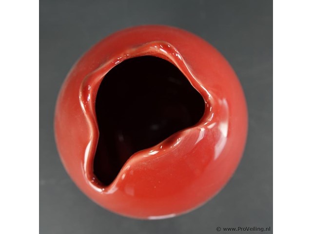 Crate & barrel lucy cherry red vaas?. - afbeelding 4 van  5