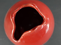 Crate & barrel lucy cherry red vaas?. - afbeelding 4 van  5