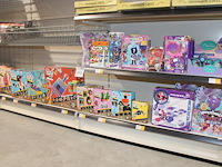 Creatief speelgoed op 3 schappen. - afbeelding 1 van  4
