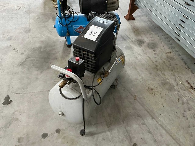 Creemers 250/50 luchtcompressor - afbeelding 1 van  1