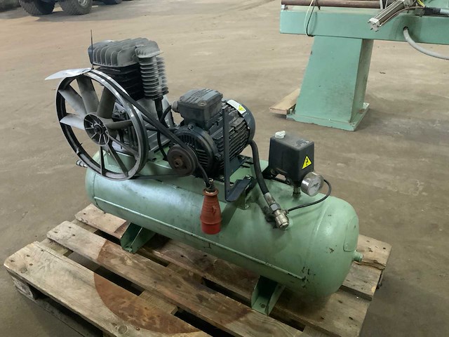 Creemers csg 310/60k luchtcompressor - afbeelding 4 van  6