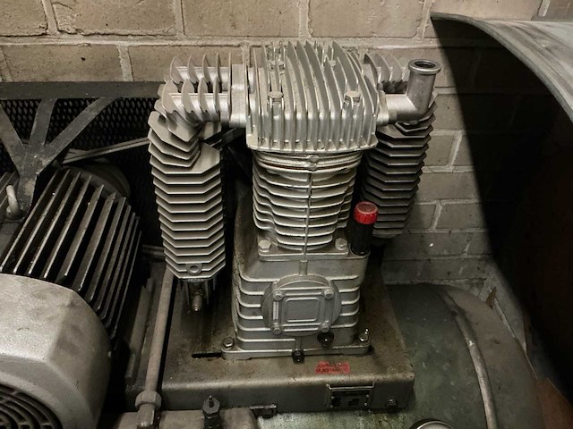 Creemers c.s.t. 1020 - luchtcompressor - droger - buffertank - afbeelding 8 van  13