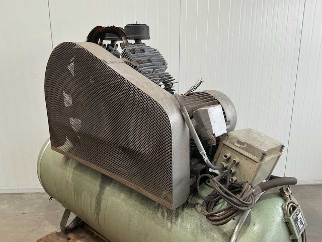 Creemers luchtcompressor - afbeelding 5 van  7