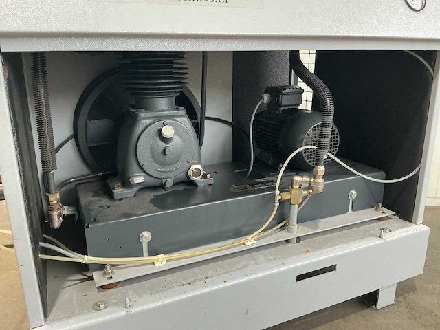 Creemers sgc 380k zuigercompressor - afbeelding 9 van  10