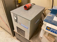 Creemers sgv 600 schroefcompressorinstallatie met tank en droger - afbeelding 2 van  11