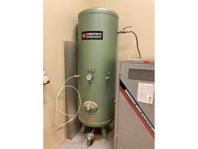 Creemers sgv 600 schroefcompressorinstallatie met tank en droger - afbeelding 4 van  11