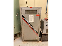 Creemers sgv 600 schroefcompressorinstallatie met tank en droger - afbeelding 10 van  11