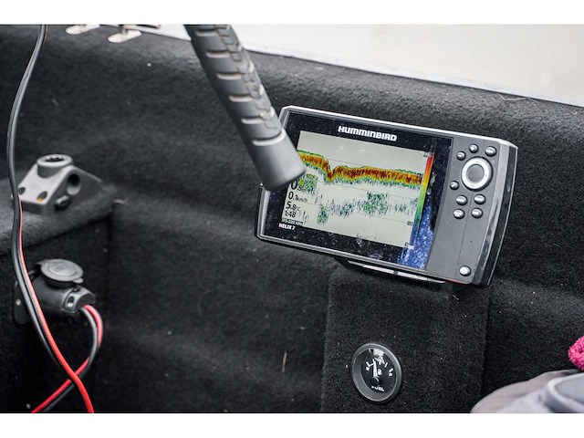 Crescent visboot met 25pk mercury efi buitenboordmotor en marlin boottrailer - afbeelding 10 van  23