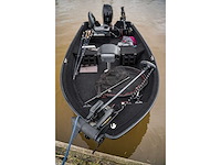 Crescent visboot met 25pk mercury efi buitenboordmotor en marlin boottrailer - afbeelding 20 van  23