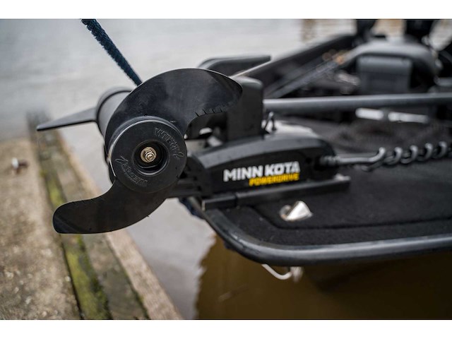 Crescent visboot met 25pk mercury efi buitenboordmotor en marlin boottrailer - afbeelding 6 van  8