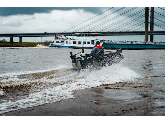 Crescent visboot met 25pk mercury efi buitenboordmotor en marlin boottrailer - afbeelding 14 van  23