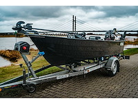 Crescent visboot met 25pk mercury efi buitenboordmotor en marlin boottrailer - afbeelding 21 van  23