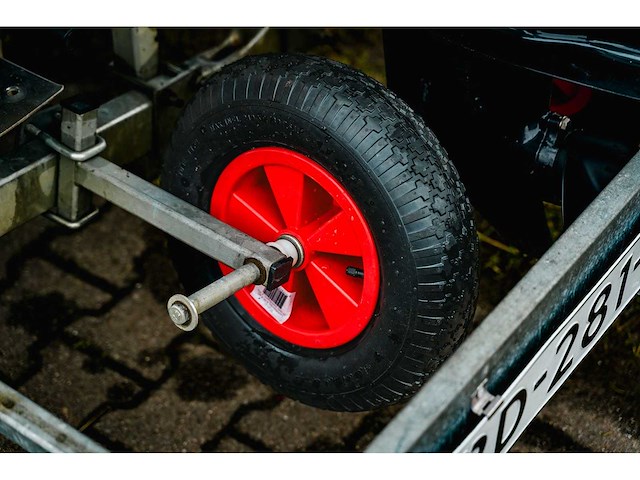 Crescent visboot met 25pk mercury efi buitenboordmotor en marlin boottrailer - afbeelding 17 van  23