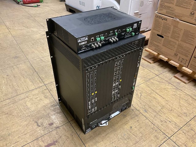 Crestron audio visuele apparatuur - afbeelding 3 van  8