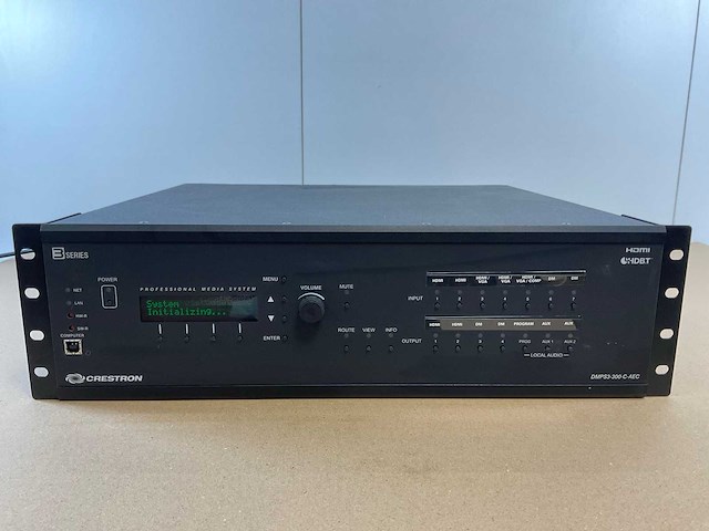 Crestron (dmps3-300-c-aec) professional presentation media system 300 w/audio conferencing interface - afbeelding 1 van  6