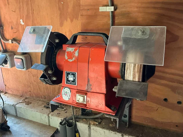 Creusen dubbele werkbankslijpmachine met beschermkappen - afbeelding 1 van  11